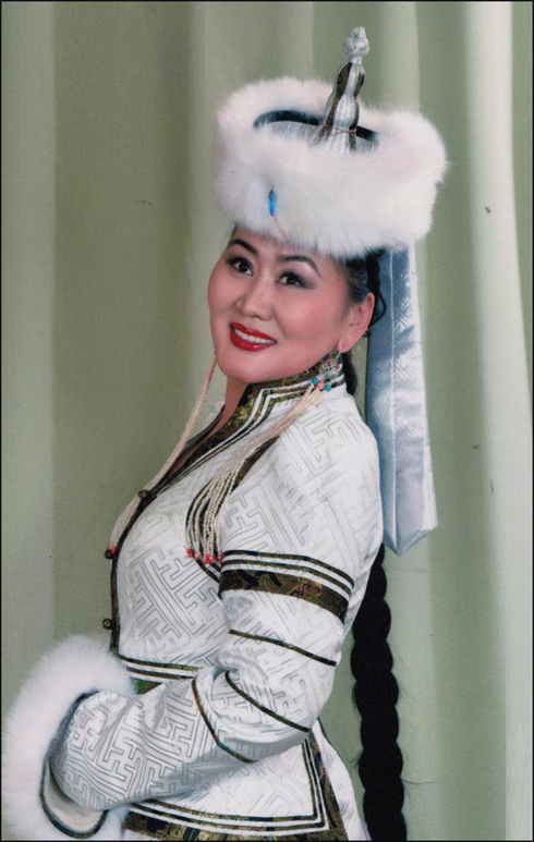 Ардын жүжигчин Ш.Чимэдцэеэ: Ахиад хорин жил дуулмаар байна, өөр юу хэрэгтэй гэж…